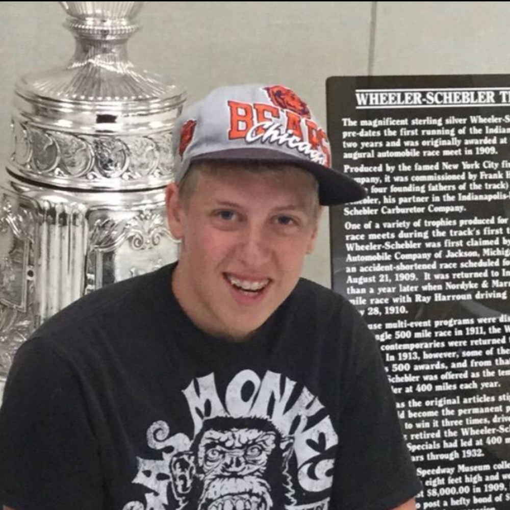 Meet your Posher, Logan